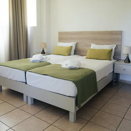 Aparthotel Ilian & 4*