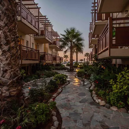 Ilian & Apartahotel 4*