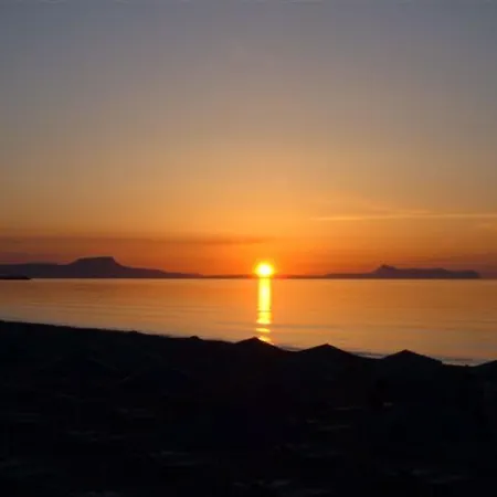 Ξενοδοχείο με διαμερίσματα Ilian & 4*